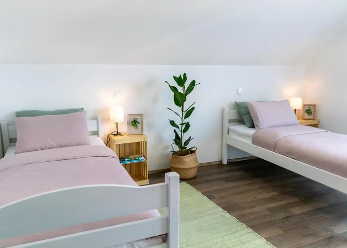 Cerknisko Jezero Apartma *